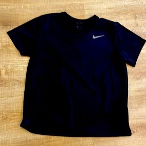 Men’s dry fit Nike tshirt